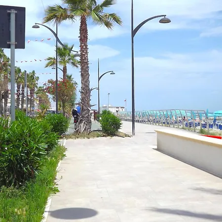 In Near Beaches 아파트 *