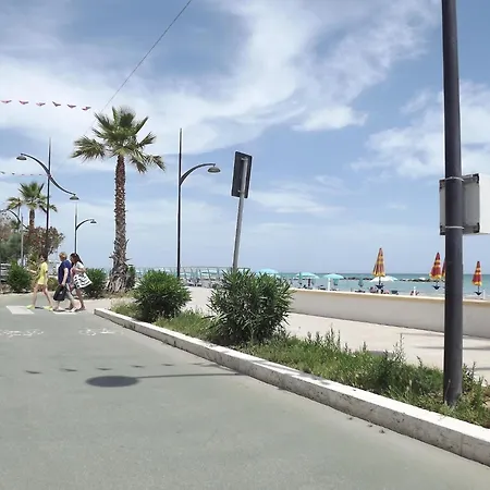 아파트 In Near Beaches