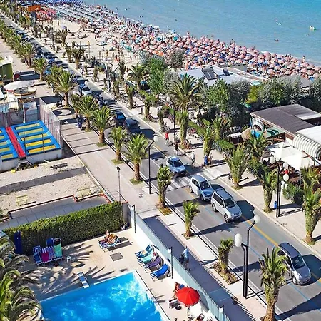 In Italy Near Beaches & Attractions Διαμέρισμα Martinsicuro