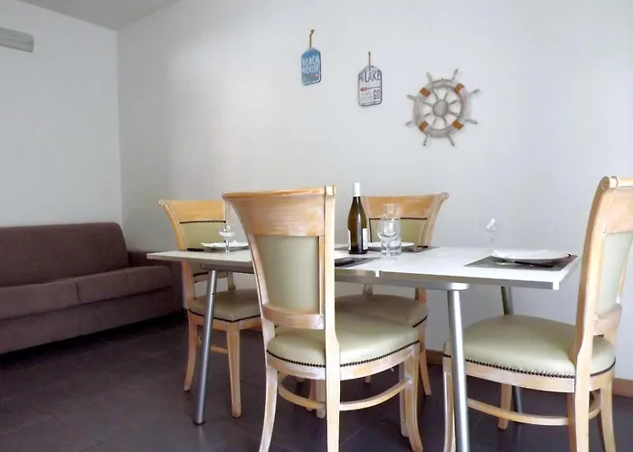 アパート In Italy Near Beaches & Attractions