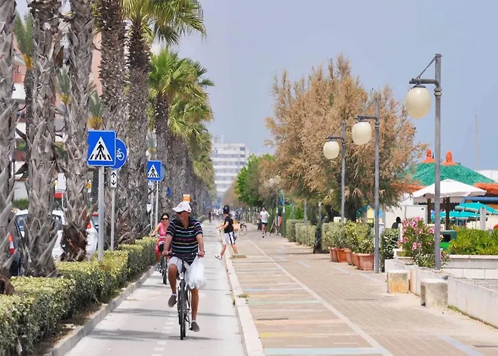 In Italy Near Beaches & Attractions マルティンシクーロ